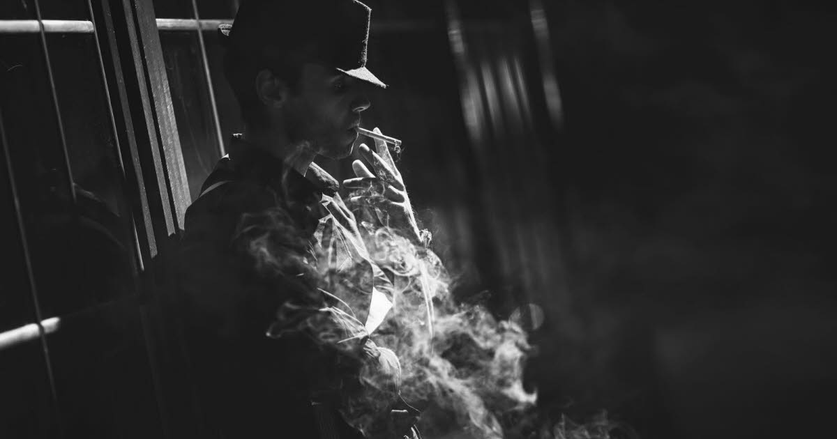 Health. Smoking scenes in movies: a strong impact on young people