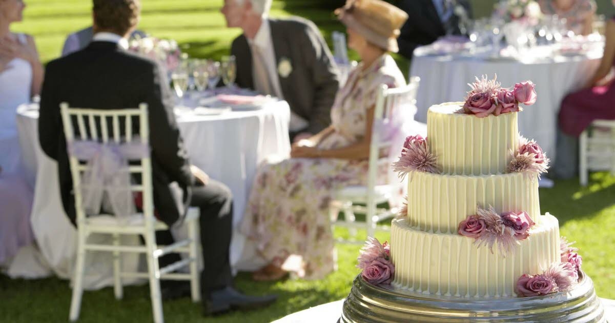 Dudas. La boda se convierte en un fiasco: los invitados sufren una intoxicación alimentaria.