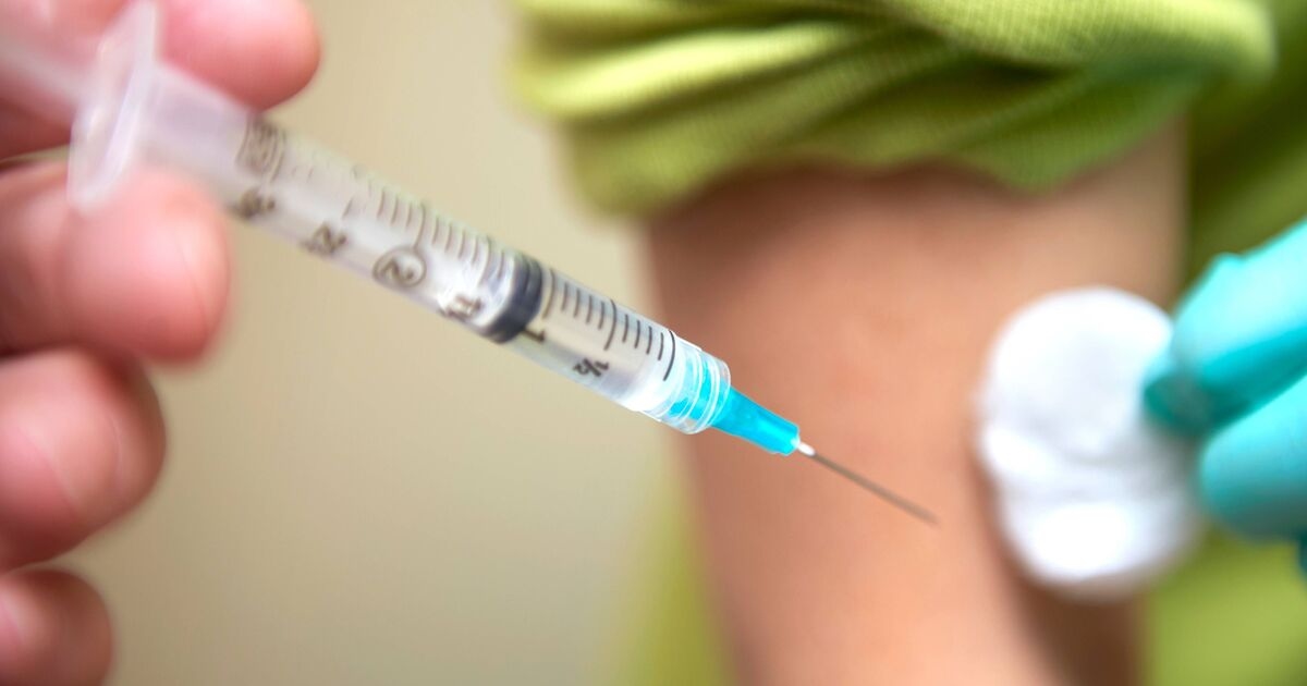 NHS urges certain Brits to book key vaccination from October 1 - how to get it