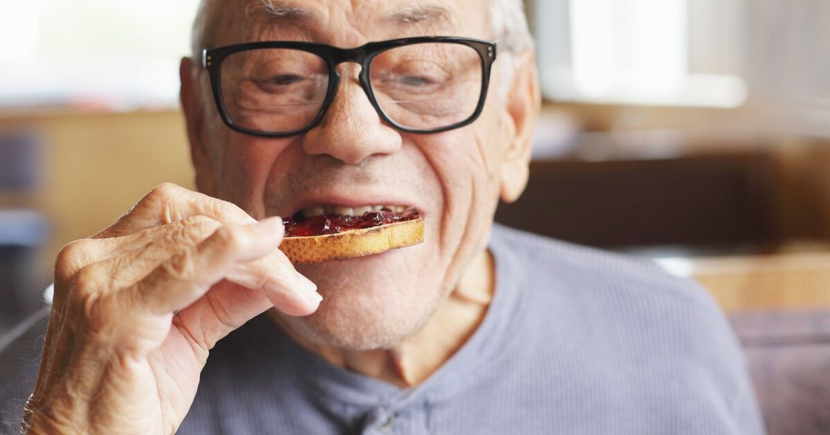 The 'best' time of day to eat for 'significant' weight loss, according to new research