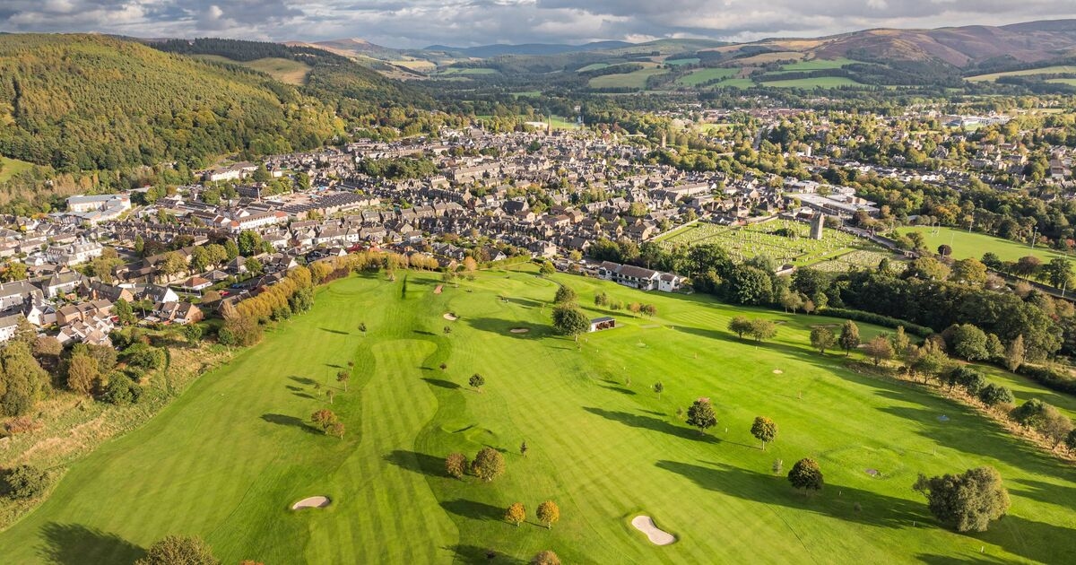 Sustainability expert claims living near golf course can 'have serious health impact'
