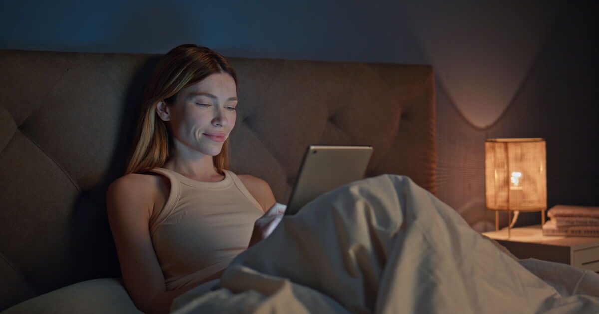 Brits warned 1 method of reading before bed increases risk of early dementia