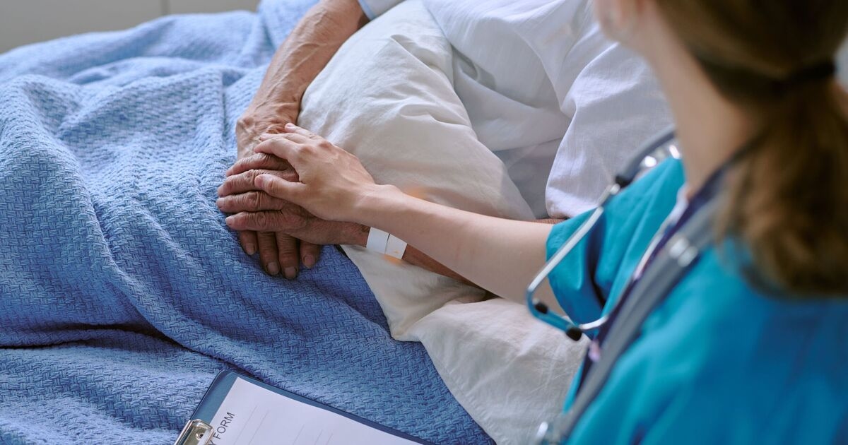 Jestem lekarzem opieki paliatywnej. Oto 3 rzeczy, które ludzie chcą zrobić przed śmiercią