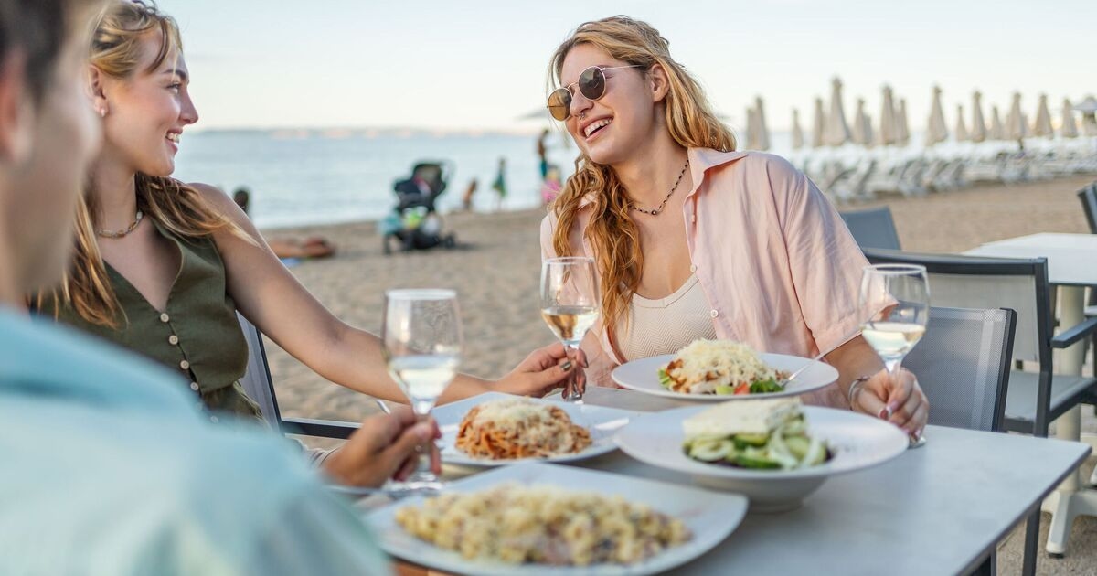 Weight loss doctor says 'rethink' meal to cut 500 cals a day without eating less