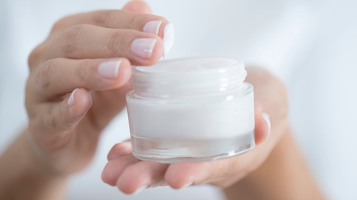 La crème anti-âge pour la peau que TOUTE personne de plus de 60 ans devrait utiliser pour prévenir le problème très courant qui peut vous conduire à l'hôpital