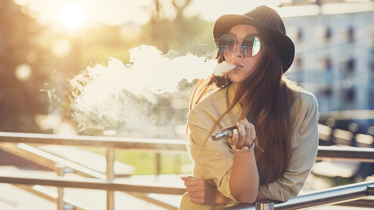 Wegwerp-vapes geven MEER kankerverwekkende stoffen af ​​dan traditionele sigaretten, zo blijkt uit schokkend onderzoek