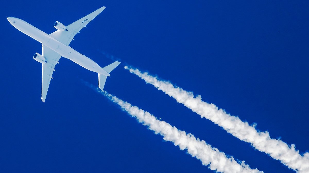 Avvelenamento di massa. Controllo mentale. E manomissione del clima. La VERITÀ sulle "scie chimiche"