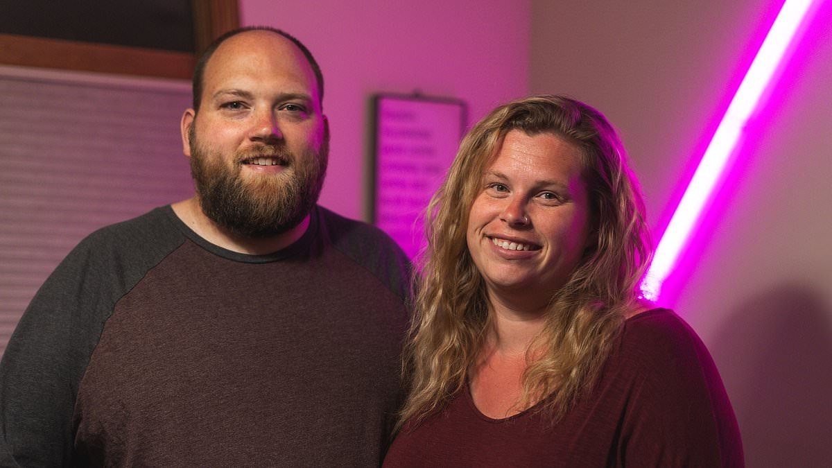 Los médicos pensaron que estaba drogado... pero se quedaron horrorizados cuando miraron dentro de mi oído.