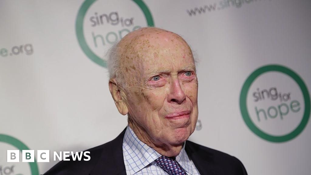 James Watson, pioneiro do DNA, morre aos 97 anos.