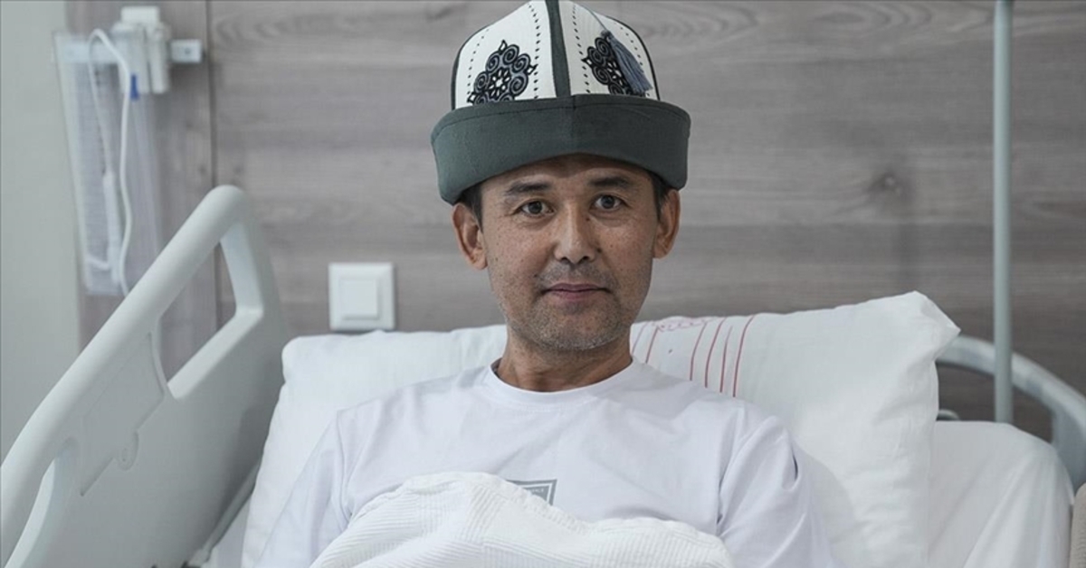 Kirgisischer Patient fand durch Lebertransplantation in der Türkei sein Leben