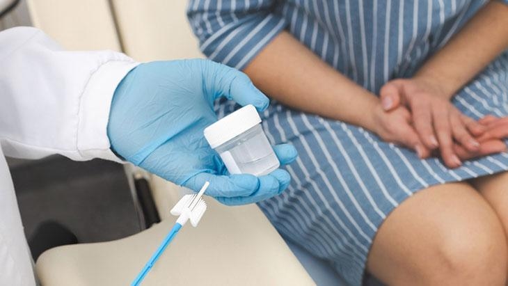 Auch wenn Sie keine Symptome haben, ignorieren Sie es nicht! Lassen Sie diesen Test nach dem 21. durchführen.
