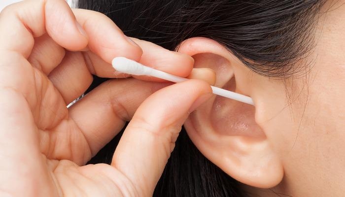 Cotton swabs are not innocent: They can cause hearing loss! Attention, cotton swab users!