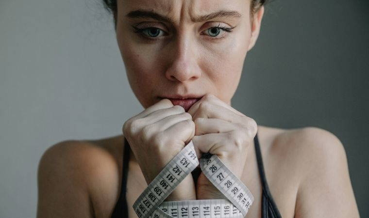 De verborgen kant van de obsessie voor slankheid: Wat is anorexia nervosa, wat zijn de symptomen? Hoe verminder je het risico op anorexia nervosa?