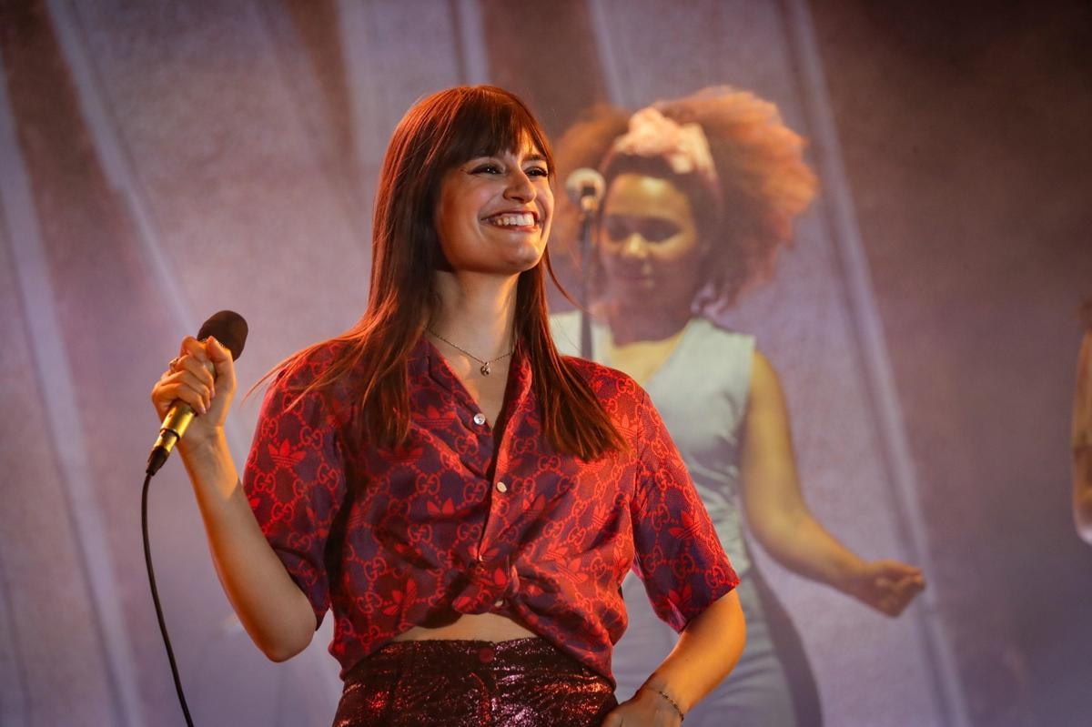 Francofolies de La Rochelle 2025: el concierto de Clara Luciani será audiodescrito para personas con discapacidad visual