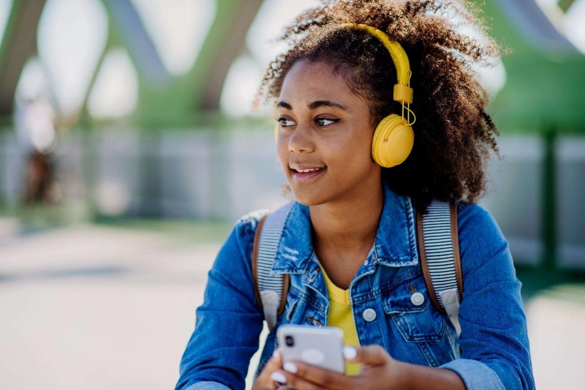Hearing health: beware of compressed music!