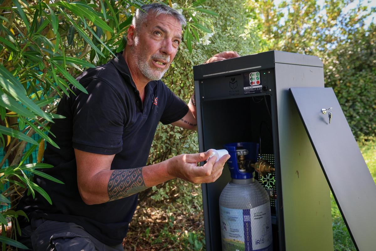 Gironde: hij kweekt zijn eigen muggen om ze beter te kunnen bestrijden en effectieve vallen te ontwerpen