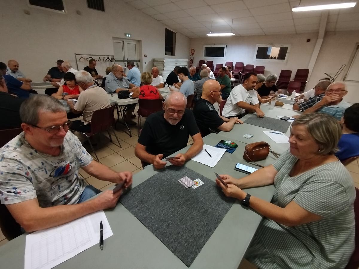 Lot-et-Garonne. Belotuj i buntuj się w każdą środę u myśliwych z Saint-Nicolas-de-la-Balerme