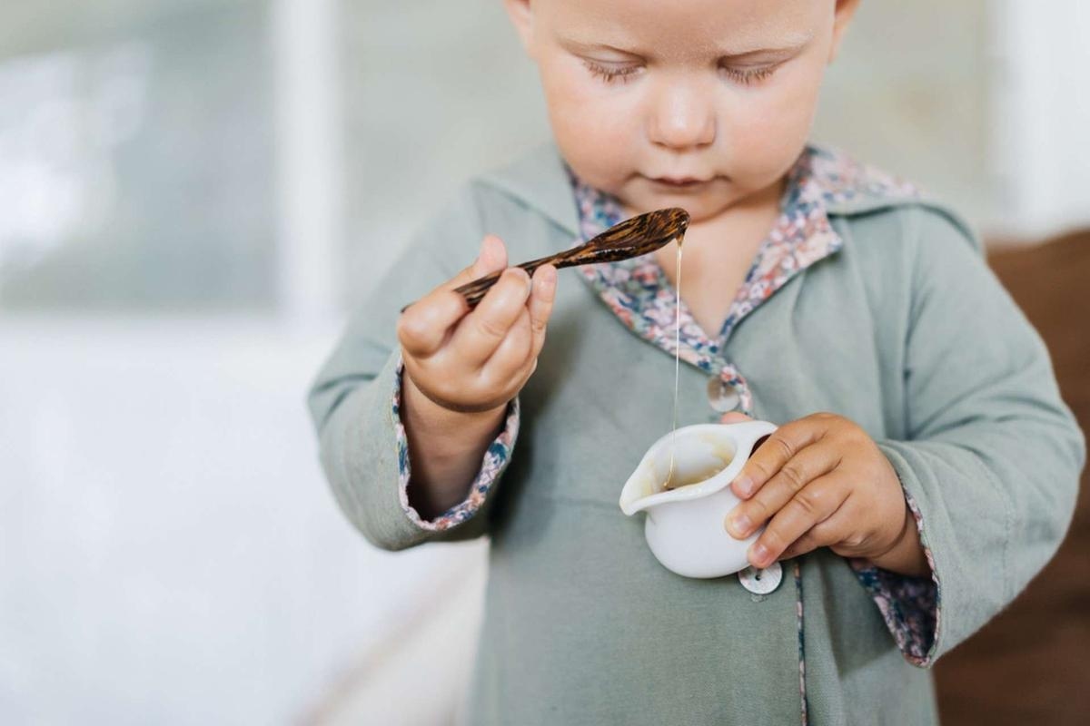 Mel: Este alimento inofensivo pode colocar a vida do seu bebê em risco. Nós explicamos tudo.
