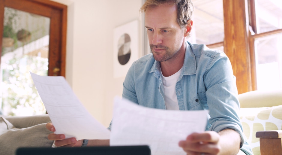 Les huissiers de justice empiètent sur le salaire minimum. Les modifications apportées aux mesures d'exécution pourraient surprendre les débiteurs.