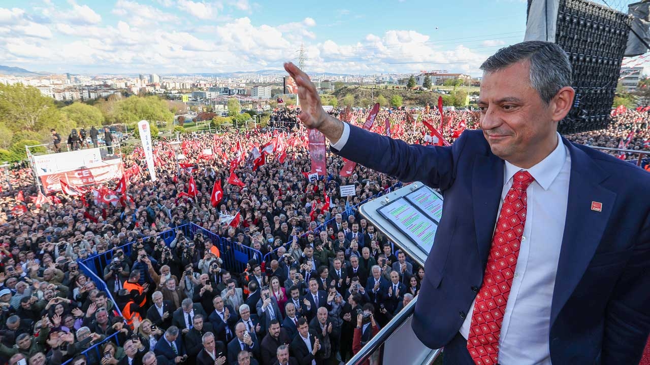 Appel d'Özgür Özel au rassemblement de Konya