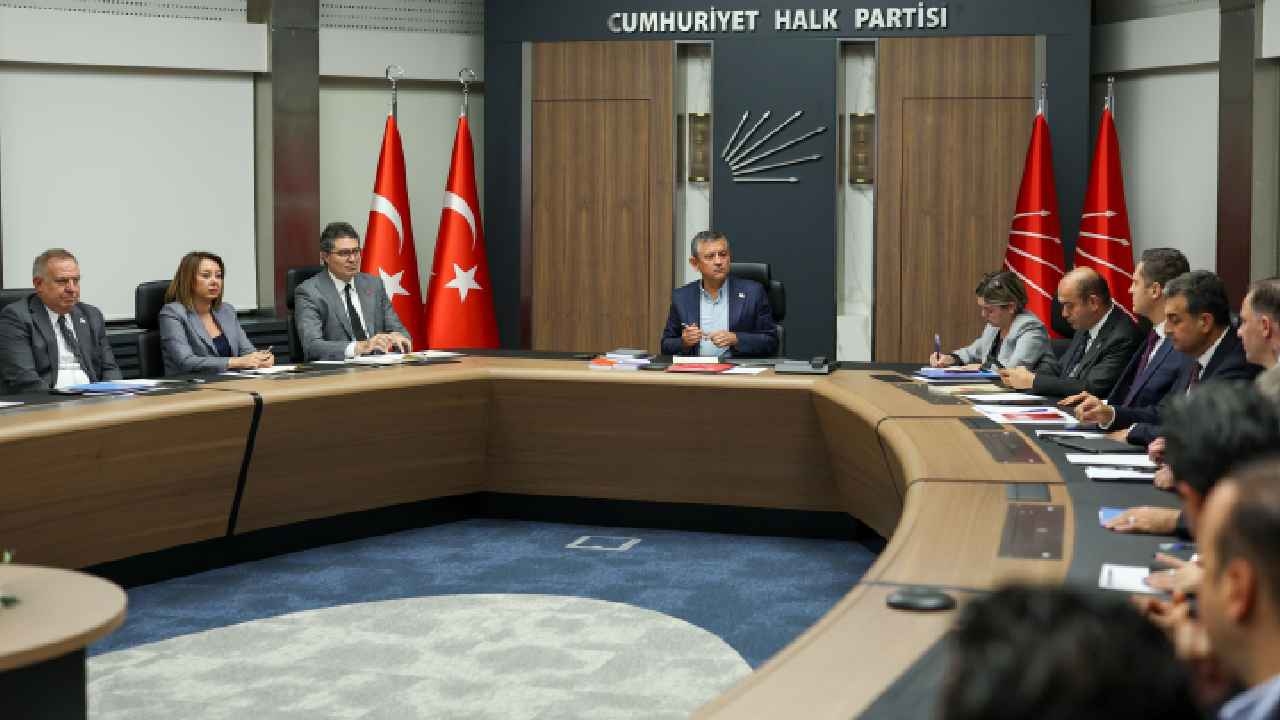 Zebranie Centralnego Zarządu CHP! Porządek obrad: Decyzja o rozwiązaniu PKK