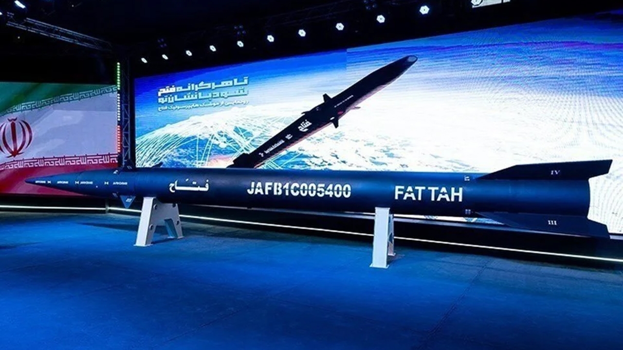 Was ist die Fettah-Rakete? Welche Reichweite hat die iranische Hyperschallwaffe Fettah?