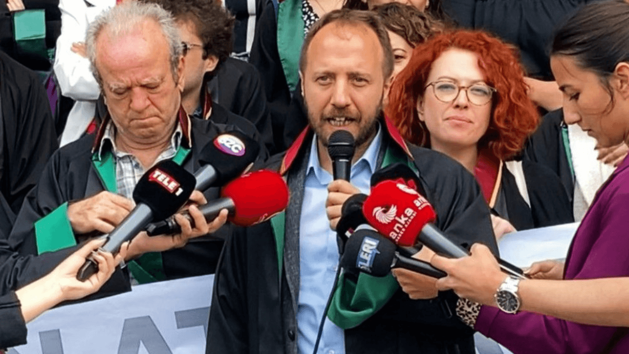 ¡La sentencia dictada contra el abogado Özgür Urfa por insultar al Presidente debido a su "petición de apelación" fue revocada!