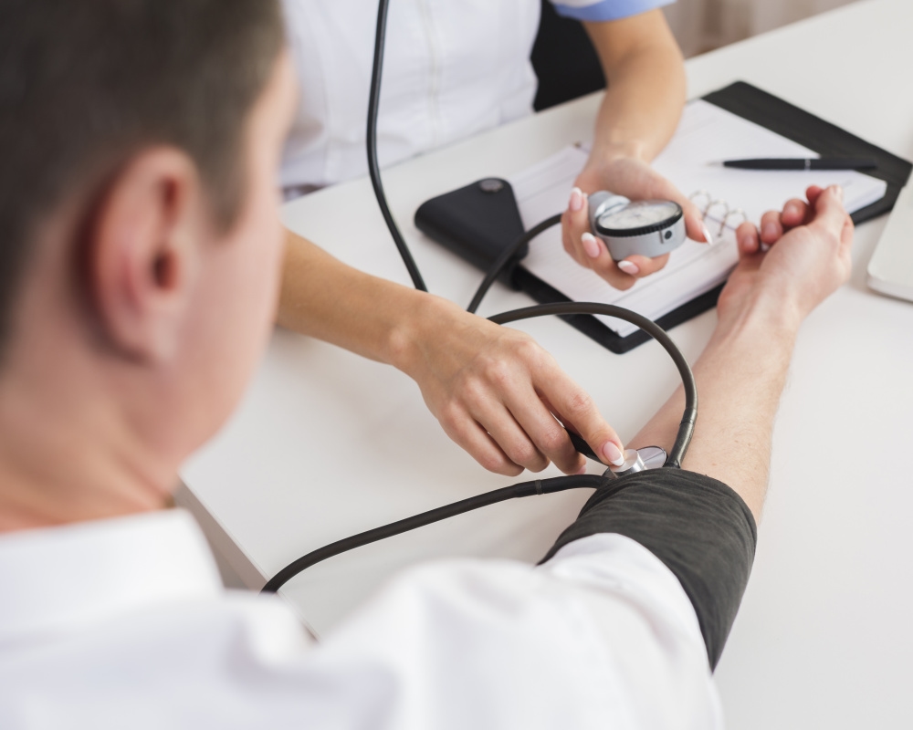 Ministério da Justiça regulamenta possibilidade de recebimento de serviços médicos remunerados por presos