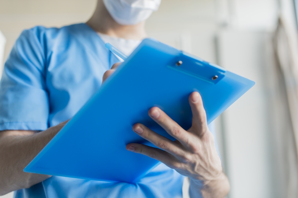 O regulador estendeu a validade dos requisitos de qualificação para trabalhadores médicos