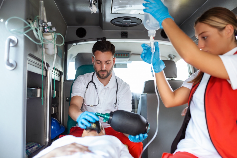 Um projeto de lei para endurecer as sanções por recusa de passagem de ambulância foi enviado à Duma Estatal
