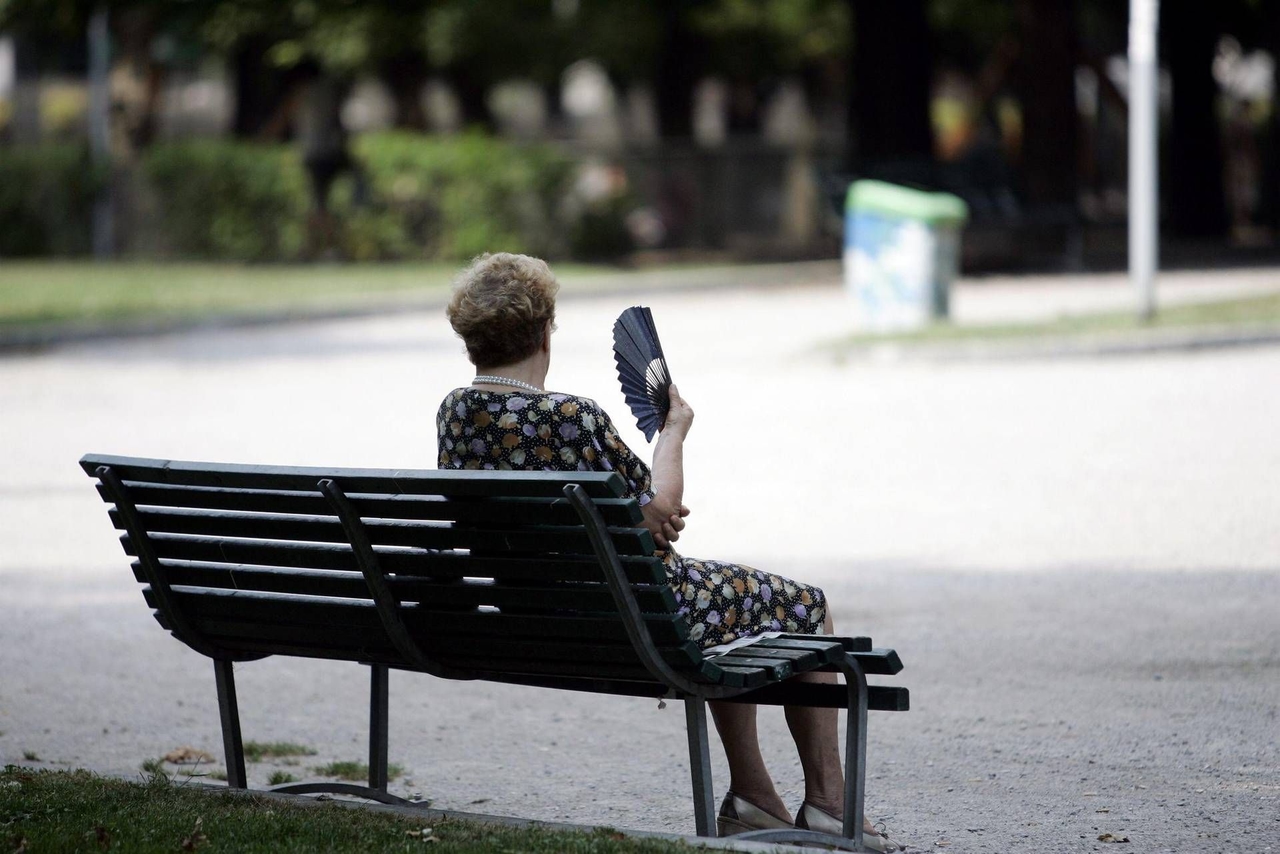 Hot weekend in Italy, today 6 cities with red warning and on Sunday there will be 11