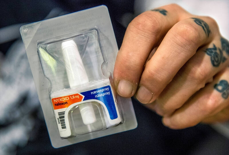 Naloxona para levar para casa: vantagem em casa em caso de overdose de opioides