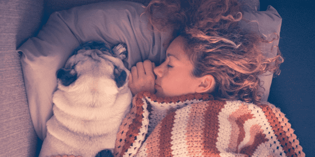 A co z tymi, którzy śpią ze swoimi zwierzętami?