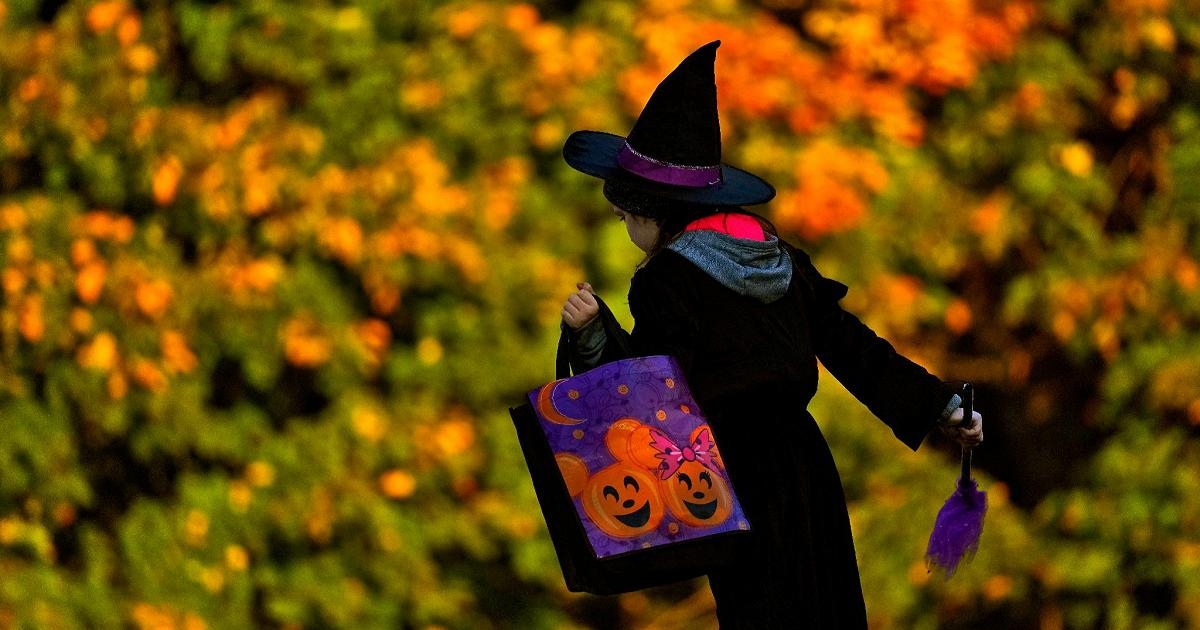 Хэллоуин, педиатры: «Макияж и маски приветствуются, но будьте осторожны со своим здоровьем».